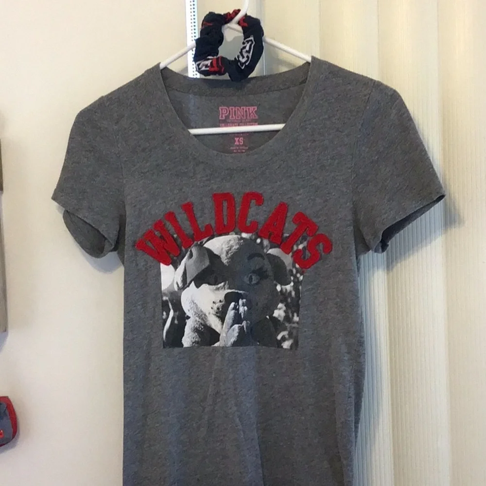 ‘PINK’ Arizona Wildcats T-Shirt & Scrunchie - Picture 1 of 5